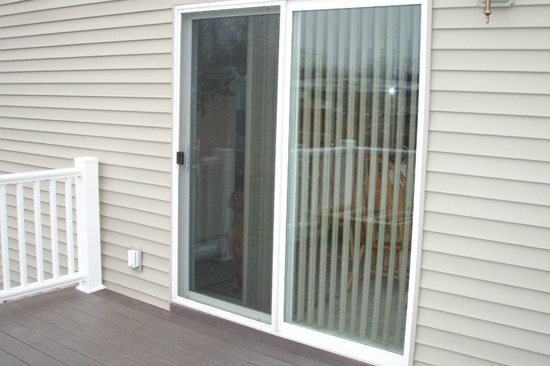 Gravenhurst-screen-door-repair